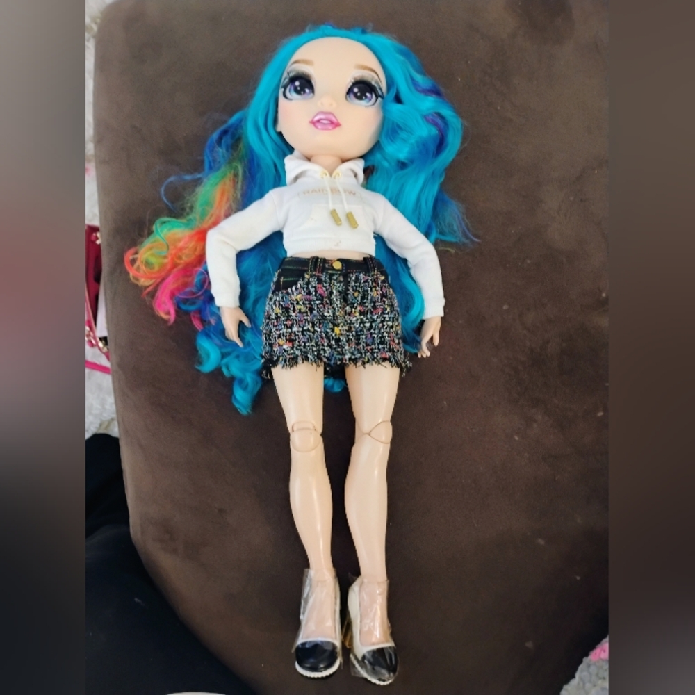 Rainbow High 24inch Amaya Rain Doll In Excellent Condition